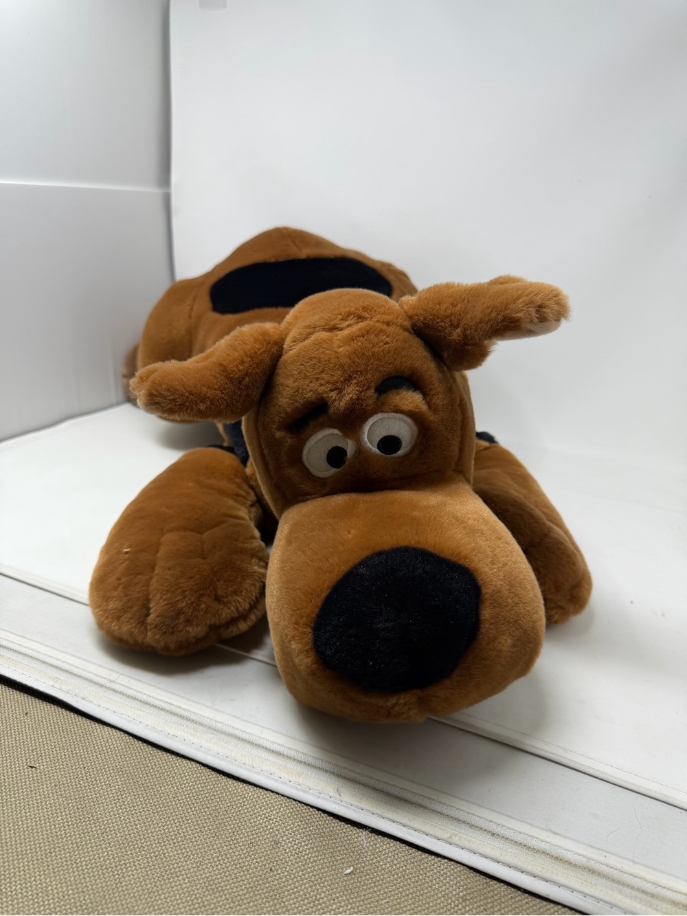 XL SCOOBY DOO 31" Laying Plush Dog Hanna-Barbera Universal Studios Large
